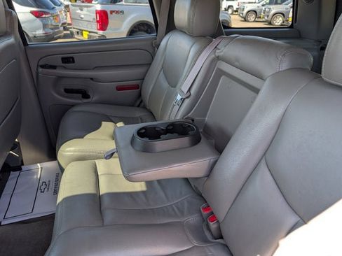 Used 2005 Chevrolet Tahoe Z71 w/ Preferred Equipment Group AWD/4WD image 27
