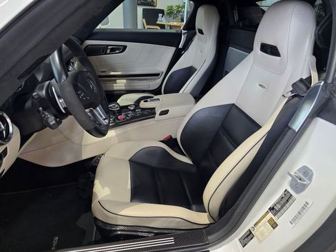 Used 2012 Mercedes-Benz SLS AMG Roadster image 13