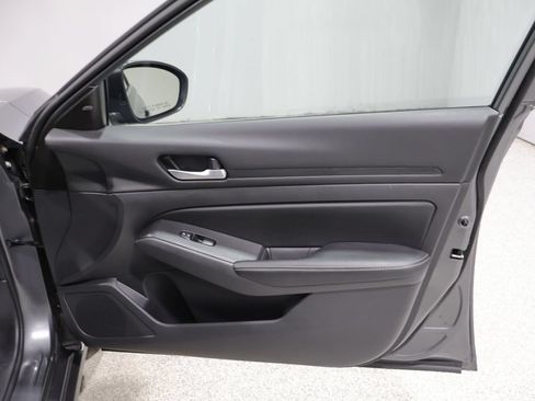 Used 2024 Nissan Altima 2.5 SV FWD image 22