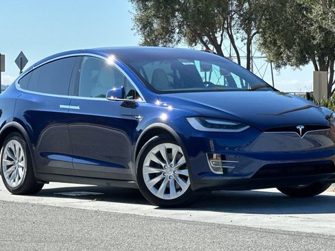 Used 2017 Tesla Model X 100D AWD/4WD image 2