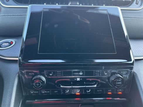 New 2025 Jeep Grand Cherokee L Altitude image 15