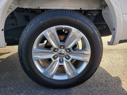 Used 2019 Ford F150 Platinum w/ Equipment Group 701A Luxury AWD/4WD image 9