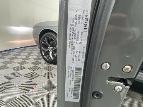 Used 2017 Dodge Challenger SXT Plus image 27