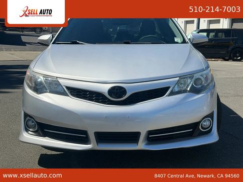 Used 2013 Toyota Camry SE w/ Convenience Pkg FWD image 2