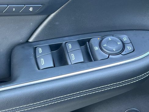 Used 2023 Buick Envision Essence FWD image 14