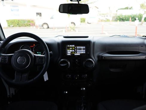 Used 2015 Jeep Wrangler Unlimited Sport AWD/4WD image 16