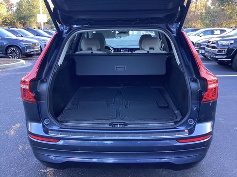 Certified 2022 Volvo XC60 B5 Momentum w/ Climate Package image 34