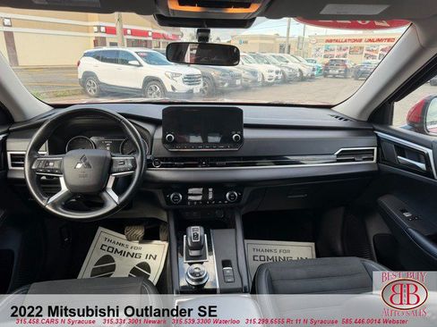 Used 2022 Mitsubishi Outlander SE AWD/4WD image 10