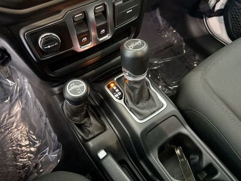 Used 2020 Jeep Wrangler Sport image 33