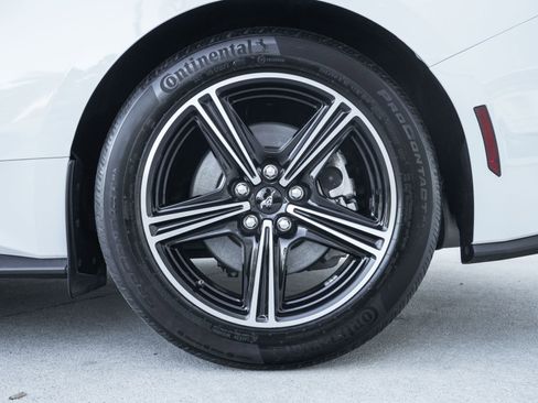 Used 2024 Ford Mustang EcoBoost image 31