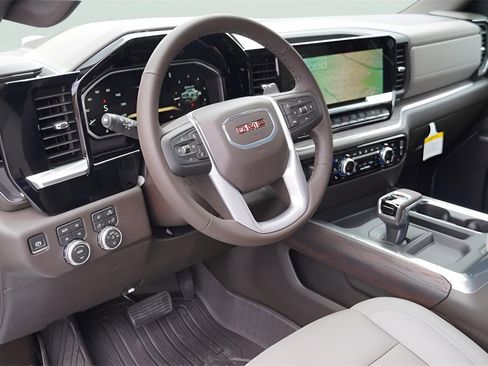 New 2026 GMC Sierra 1500 SLT image 11