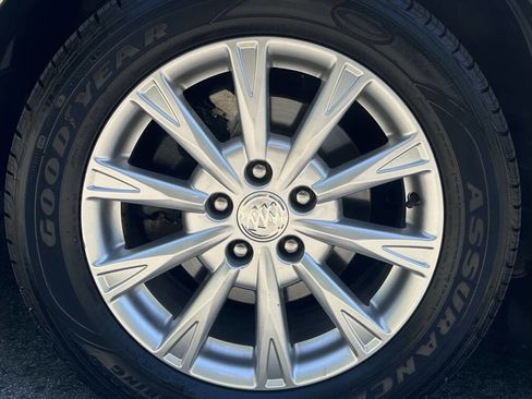 Used 2011 Buick Lucerne CXL FWD image 9