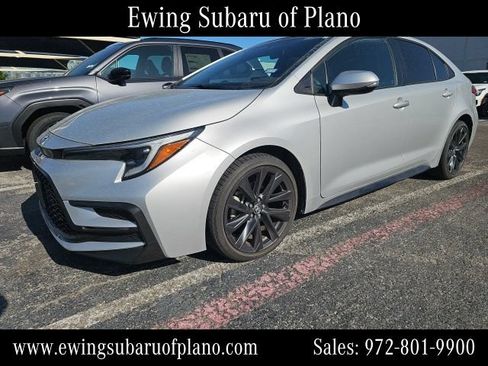 Used 2023 Toyota Corolla SE w/ SE Premium Package FWD image 2