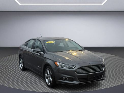 Used 2014 Ford Fusion SE image 1