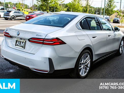 Used 2025 BMW 530i w/ Premium Package image 6