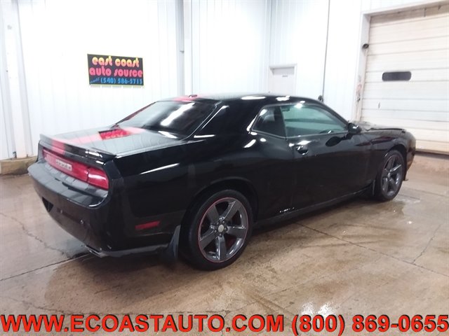 Used 2013 Dodge Challenger SXT RWD image 6
