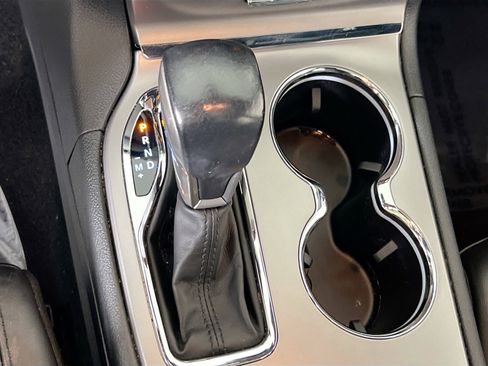 Used 2022 Jeep Grand Cherokee Laredo X image 15