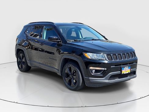 Used 2021 Jeep Compass Latitude w/ Sun and Sound Group FWD image 3