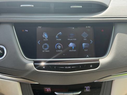 Used 2017 Cadillac XT5 Premium Luxury w/ LPO, Wheel Lock Package AWD/4WD image 21