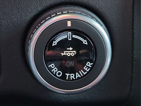 Used 2025 Lincoln Navigator Reserve image 19