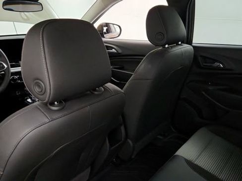 Certified 2024 Chevrolet Trax LT w/ Driver Confidence Package image 19