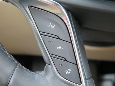 Used 2018 Cadillac XT5 Luxury w/ Driver Awareness Package image 19