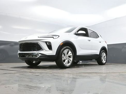 Used 2025 Buick Encore GX Preferred image 44