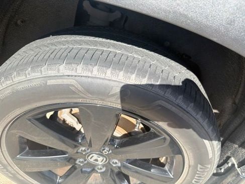 Used 2025 Honda Pilot Black Edition image 9