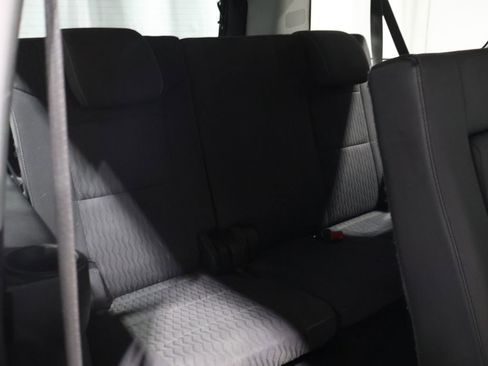 Used 2018 Chevrolet Suburban LS image 20