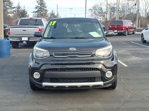 Used 2017 Kia Soul + image 2