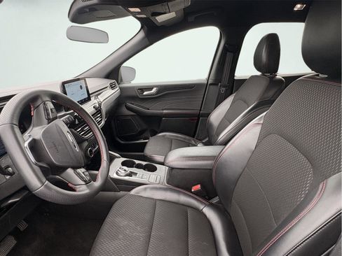 Used 2025 Ford Escape ST-Line image 18