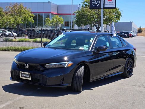 Used 2025 Honda Civic Sport image 3
