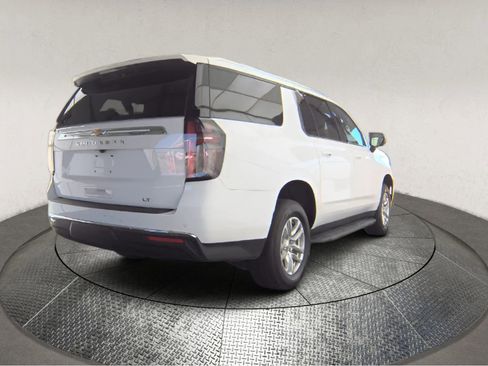 Used 2021 Chevrolet Suburban LT image 2