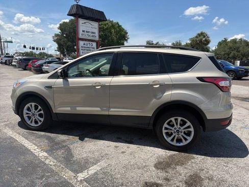 Used 2018 Ford Escape SE FWD image 8