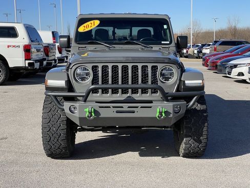 Used 2021 Jeep Gladiator Sport image 2