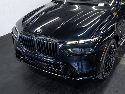Used 2023 BMW X7 xDrive40i w/ M Sport Package AWD/4WD image 11