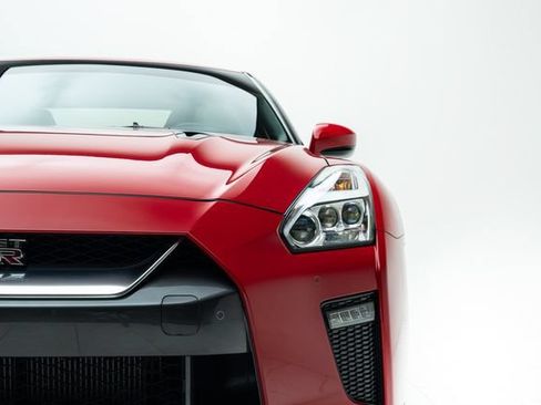Used 2017 Nissan GT-R Track Edition AWD/4WD image 7