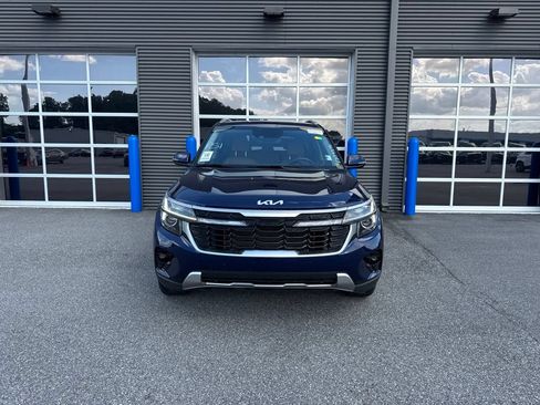 Used 2024 Kia Seltos EX FWD image 5