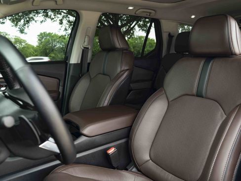 Used 2025 Honda Pilot Elite image 16