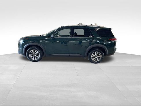 Used 2023 Nissan Pathfinder SL AWD/4WD image 2