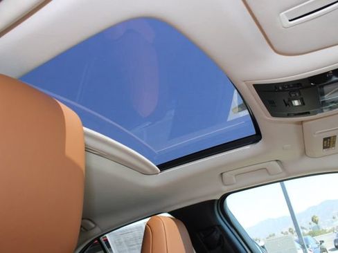 Used 2019 Lexus UX 200 FWD image 6