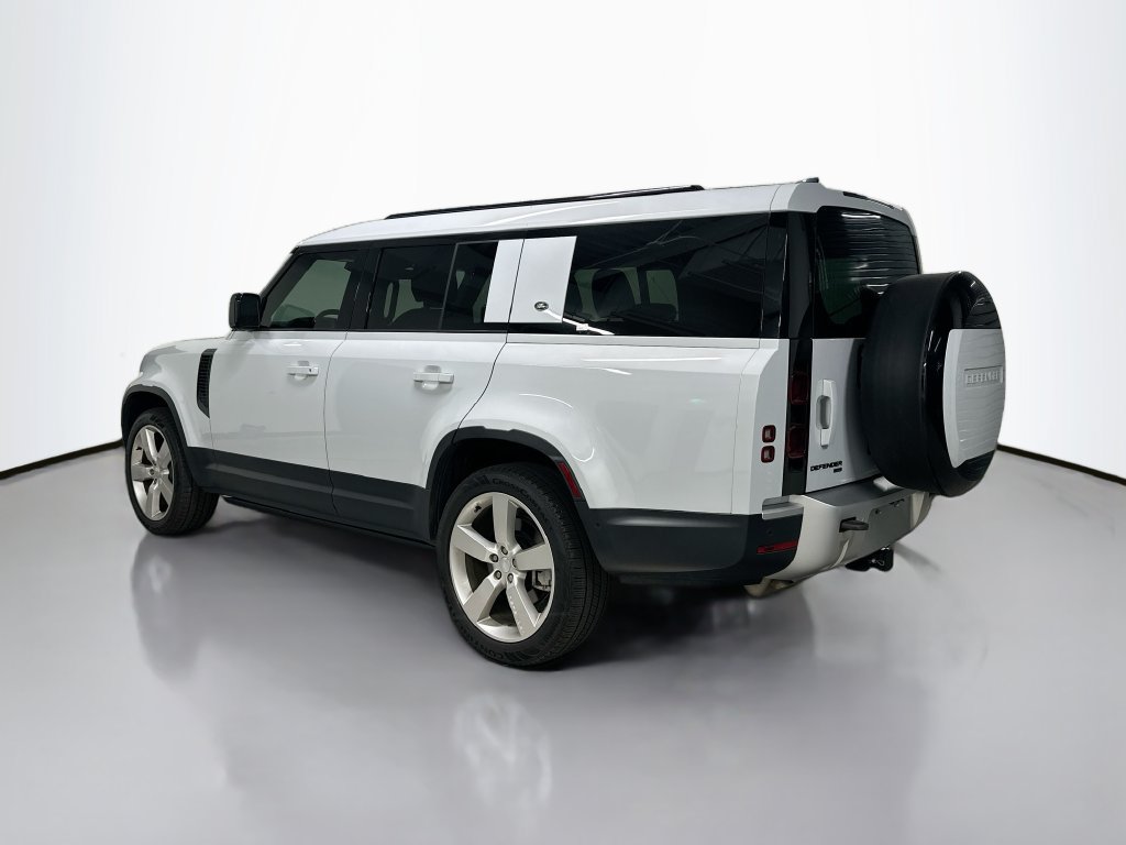 Used 2023 Land Rover Defender 130 SE AWD/4WD image 3
