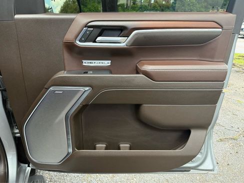 Used 2024 GMC Sierra 1500 Denali w/ Technology Package AWD/4WD image 18