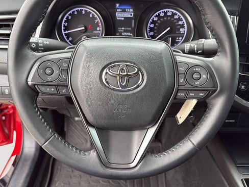 Used 2023 Toyota Camry SE image 14