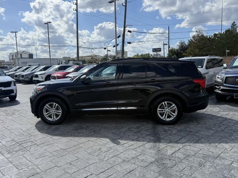 Used 2023 Ford Explorer XLT w/ Equipment Group 202A image 4