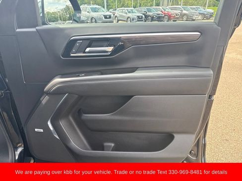 Used 2025 Chevrolet Tahoe Premier AWD/4WD image 37