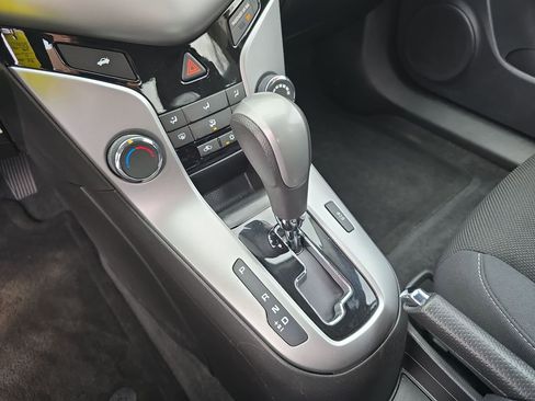 Certified 2015 Chevrolet Cruze LT image 17