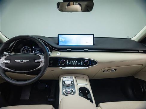 Used 2023 Genesis GV70 2.5T w/ Select Package image 15