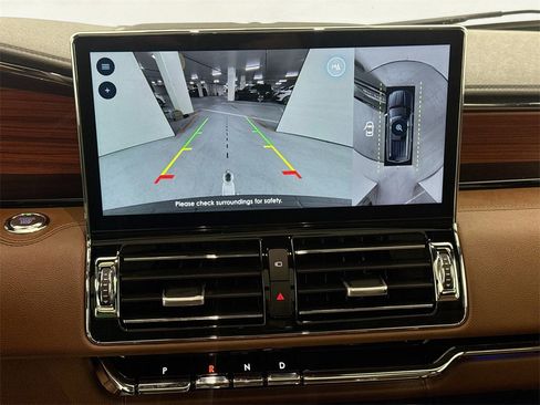 Used 2024 Lincoln Navigator Reserve image 14