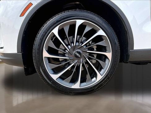 Used 2025 Lincoln Aviator Reserve w/ Equipment Group 201A AWD/4WD image 8